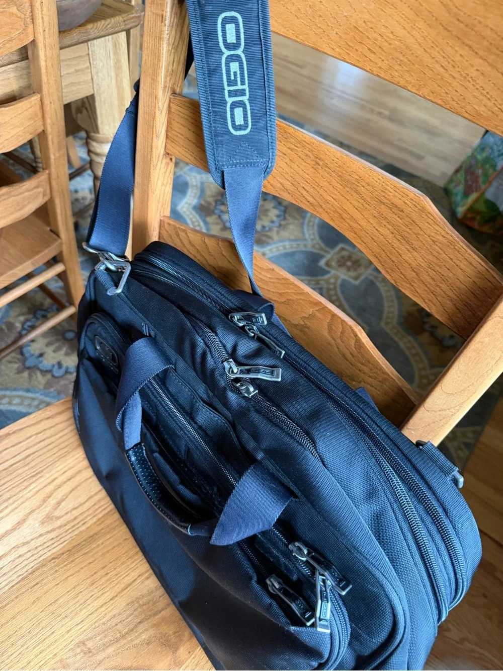 Ohio Men's Black Nylon Laptop/Messenger/Briefcase/Business Bag